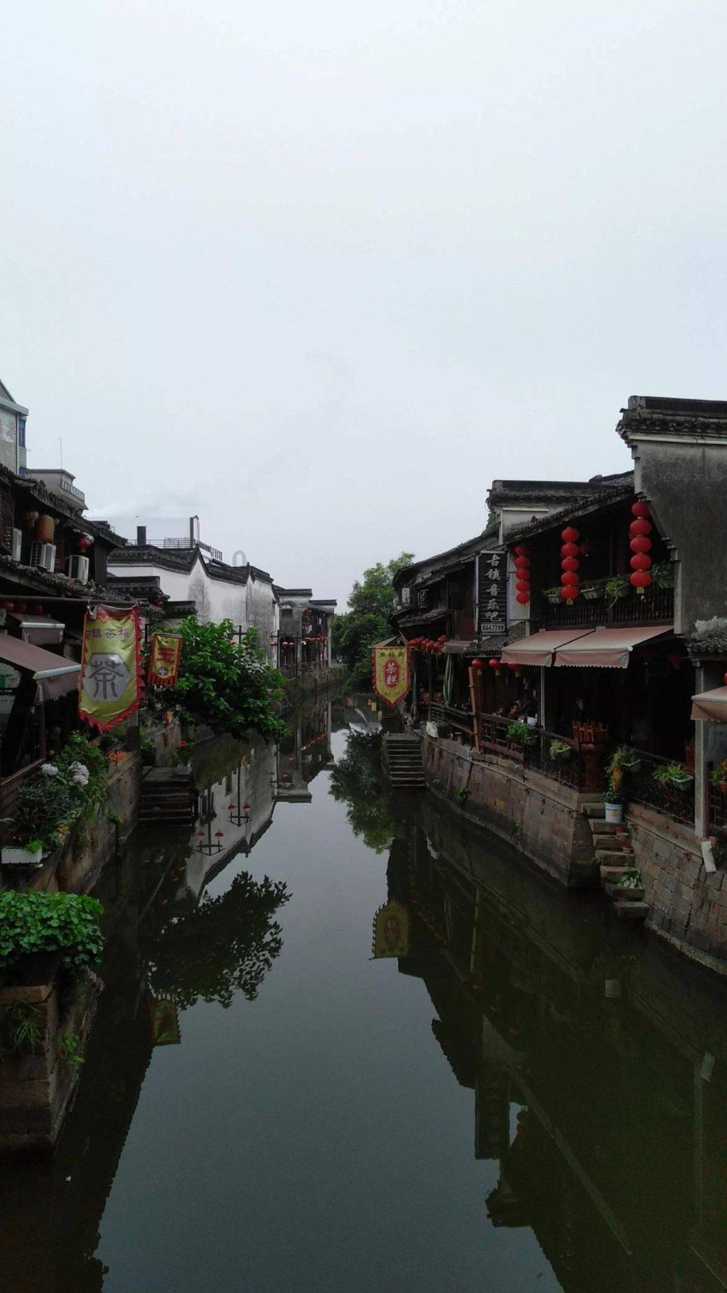 迷人的妖精